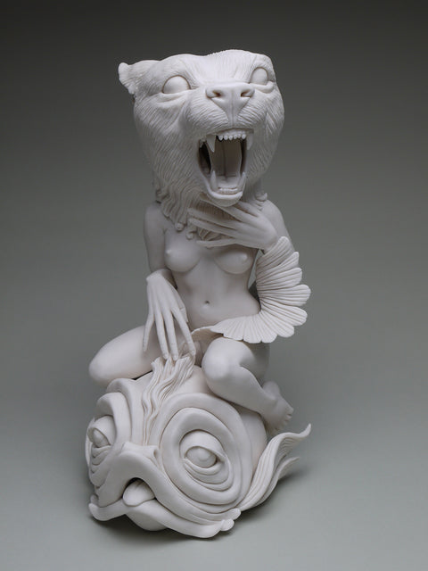 Crystal Morey.- Lioness on the Waves